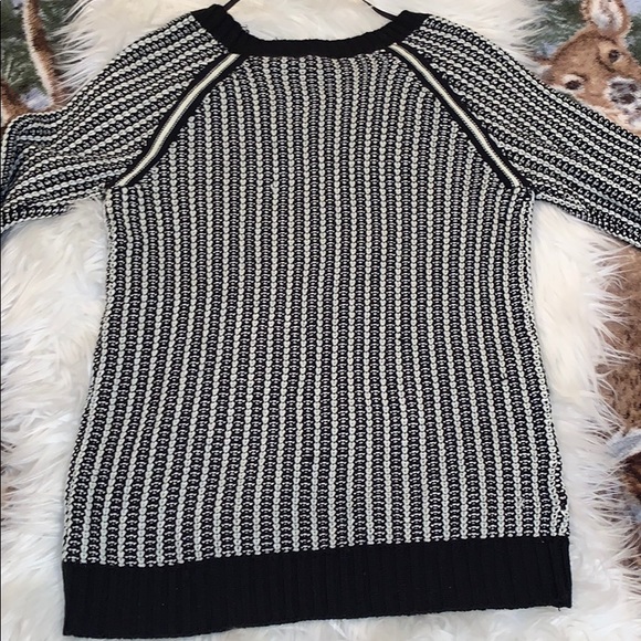 🧥Black w/Gray/white Crewneck Sweater. - Picture 7 of 8